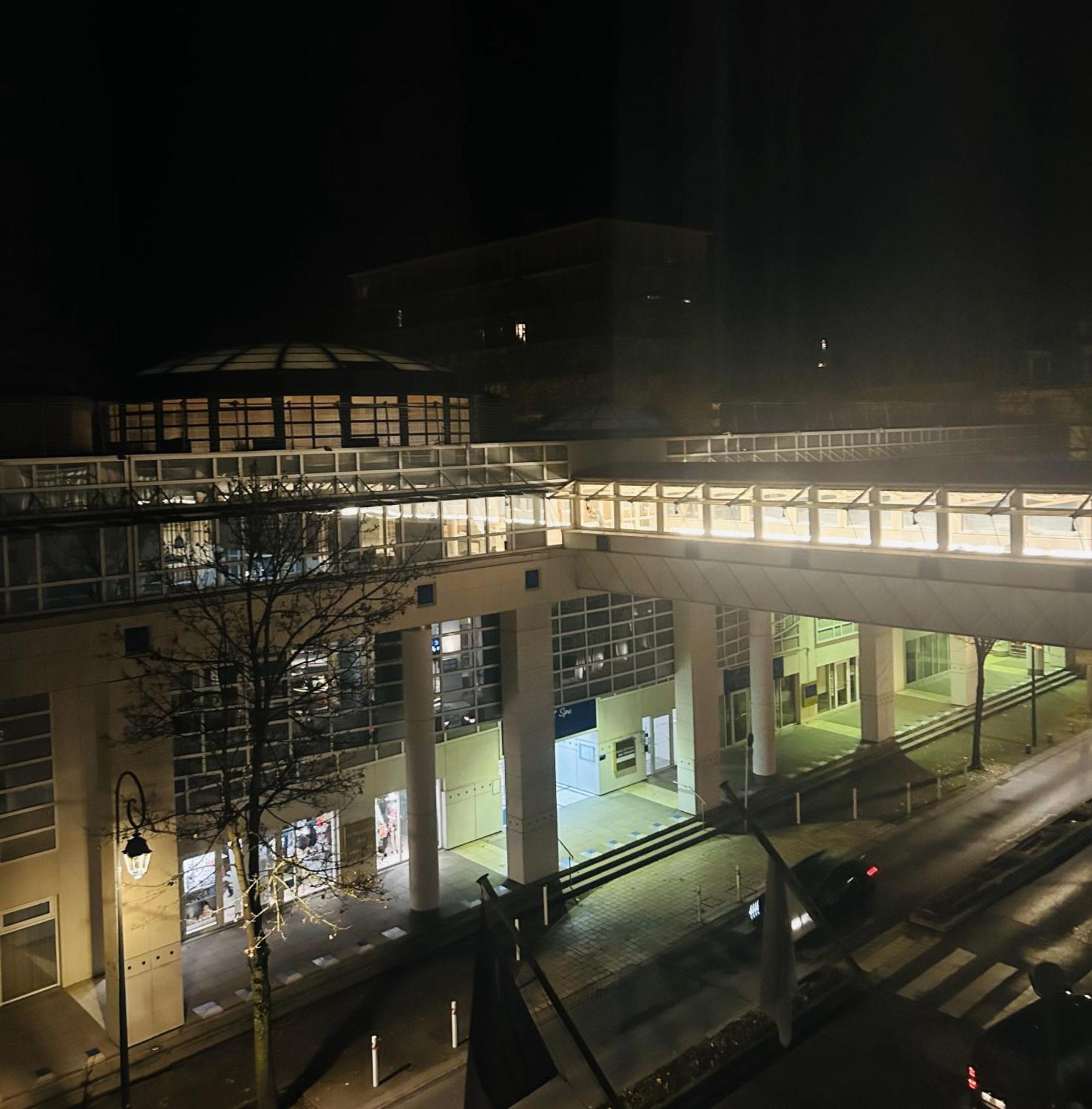 Celestins Spa Thermal & Hotel By Vy Resort Vichy Eksteriør billede The station at night