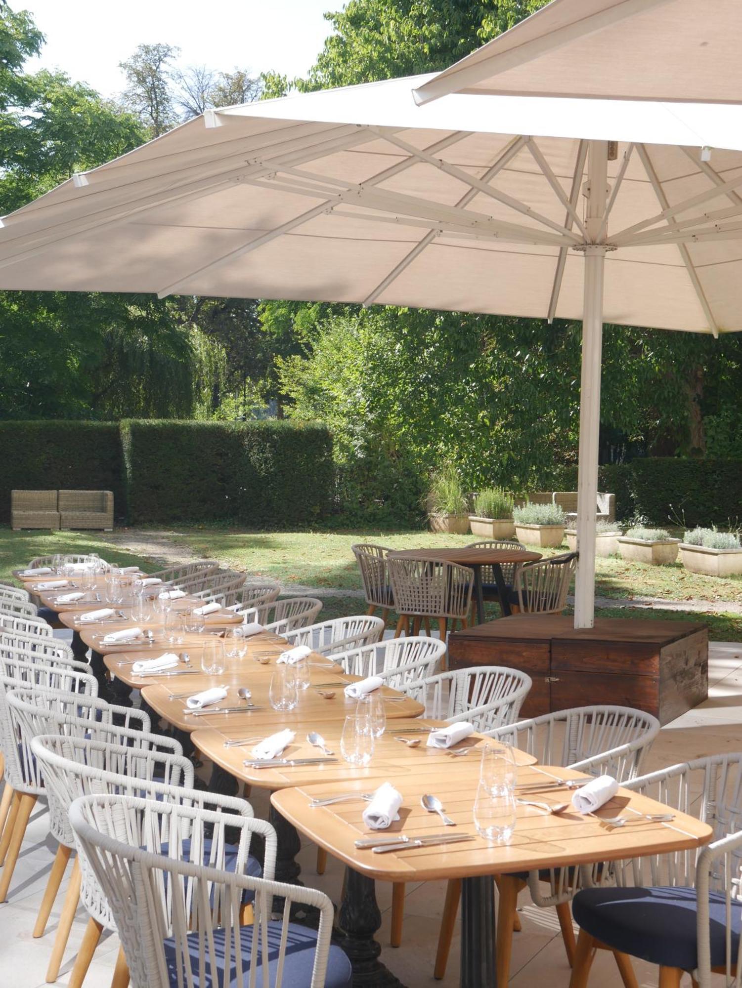 Celestins Spa Thermal & Hotel By Vy Resort Vichy Eksteriør billede The restaurant's garden