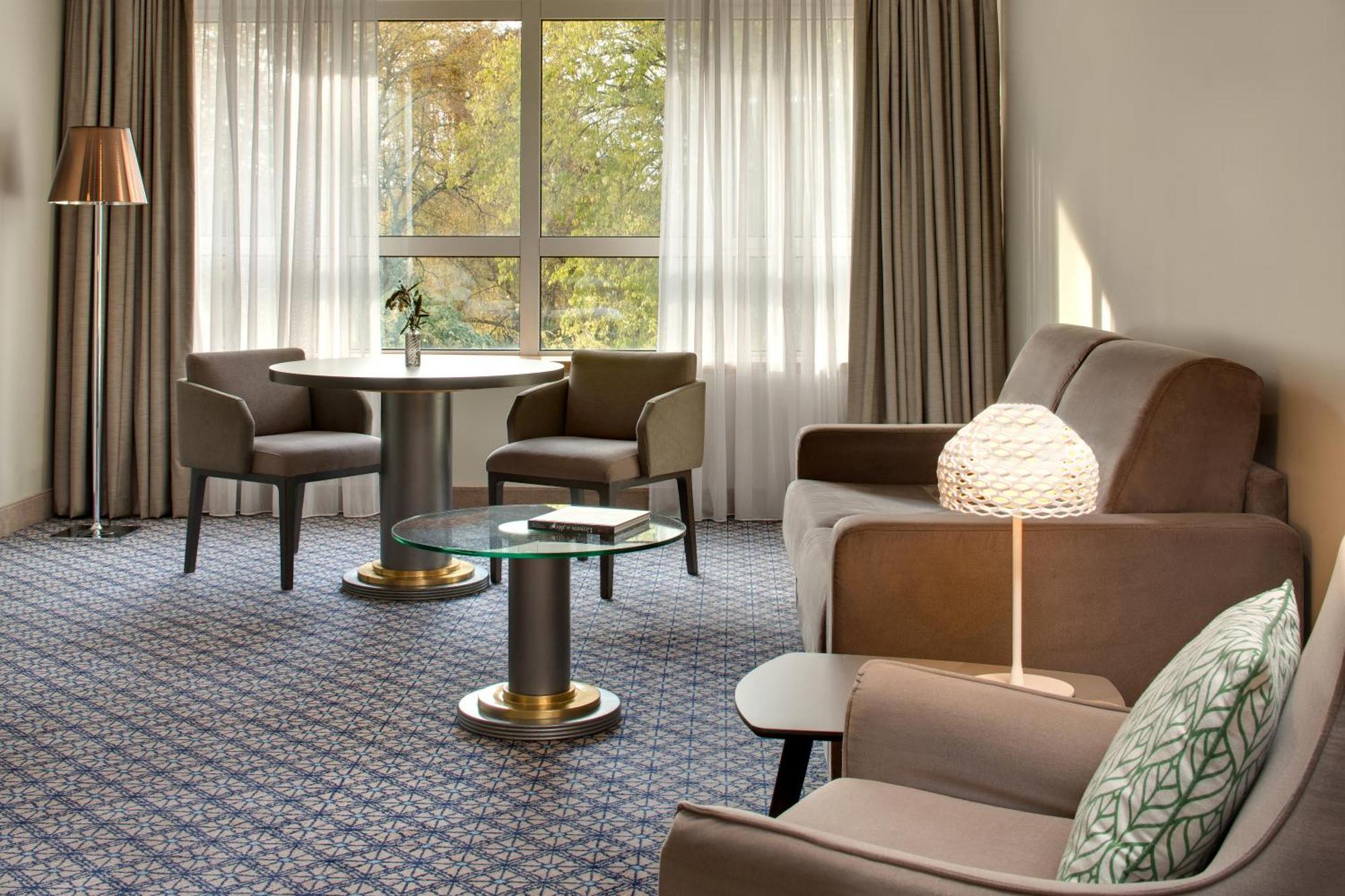 Celestins Spa Thermal & Hotel By Vy Resort Vichy Eksteriør billede A suite at the hotel