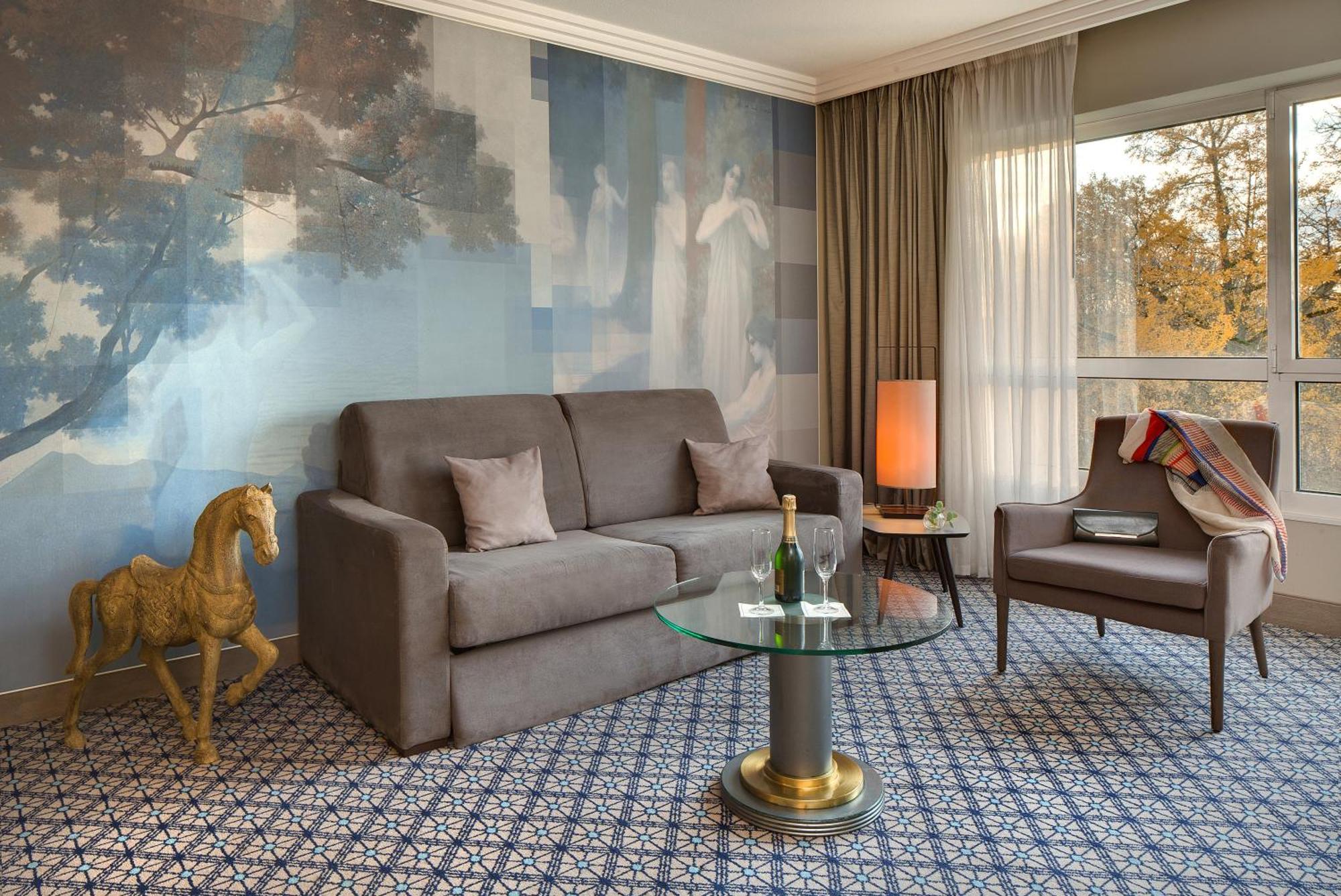Celestins Spa Thermal & Hotel By Vy Resort Vichy Eksteriør billede A suite at the Hotel de Charost