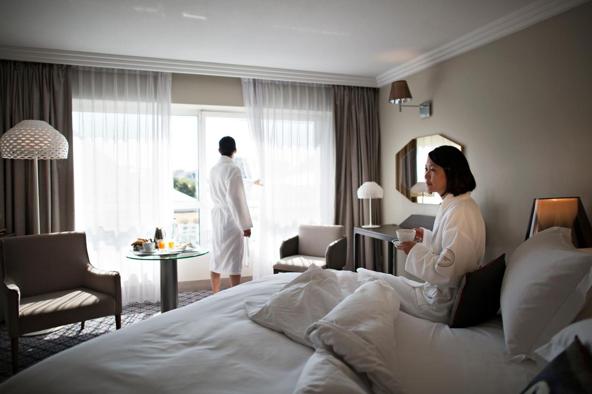 Celestins Spa Thermal & Hotel By Vy Resort Vichy Eksteriør billede A guest room at the hotel
