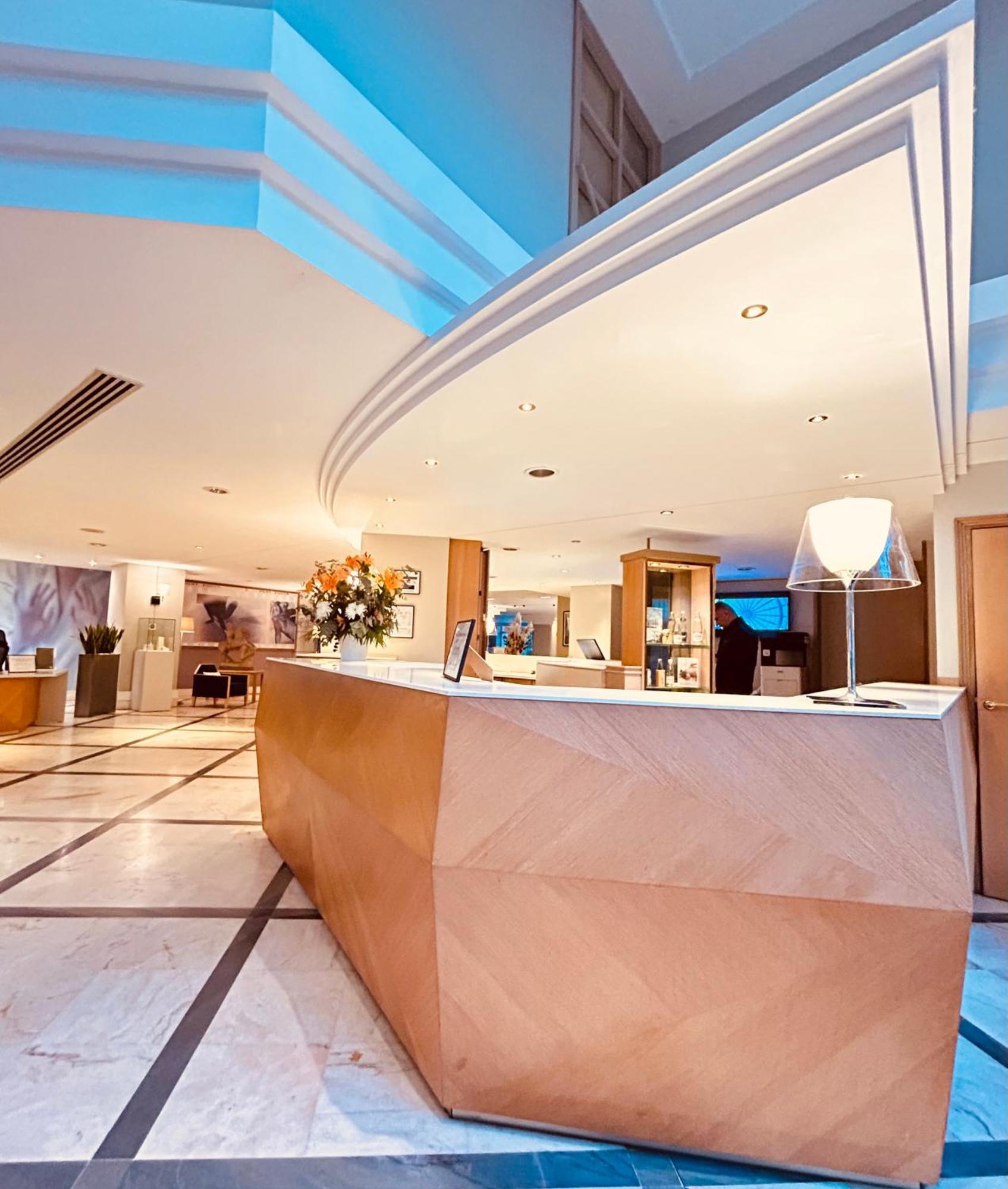 Celestins Spa Thermal & Hotel By Vy Resort Vichy Eksteriør billede The lobby of the hotel