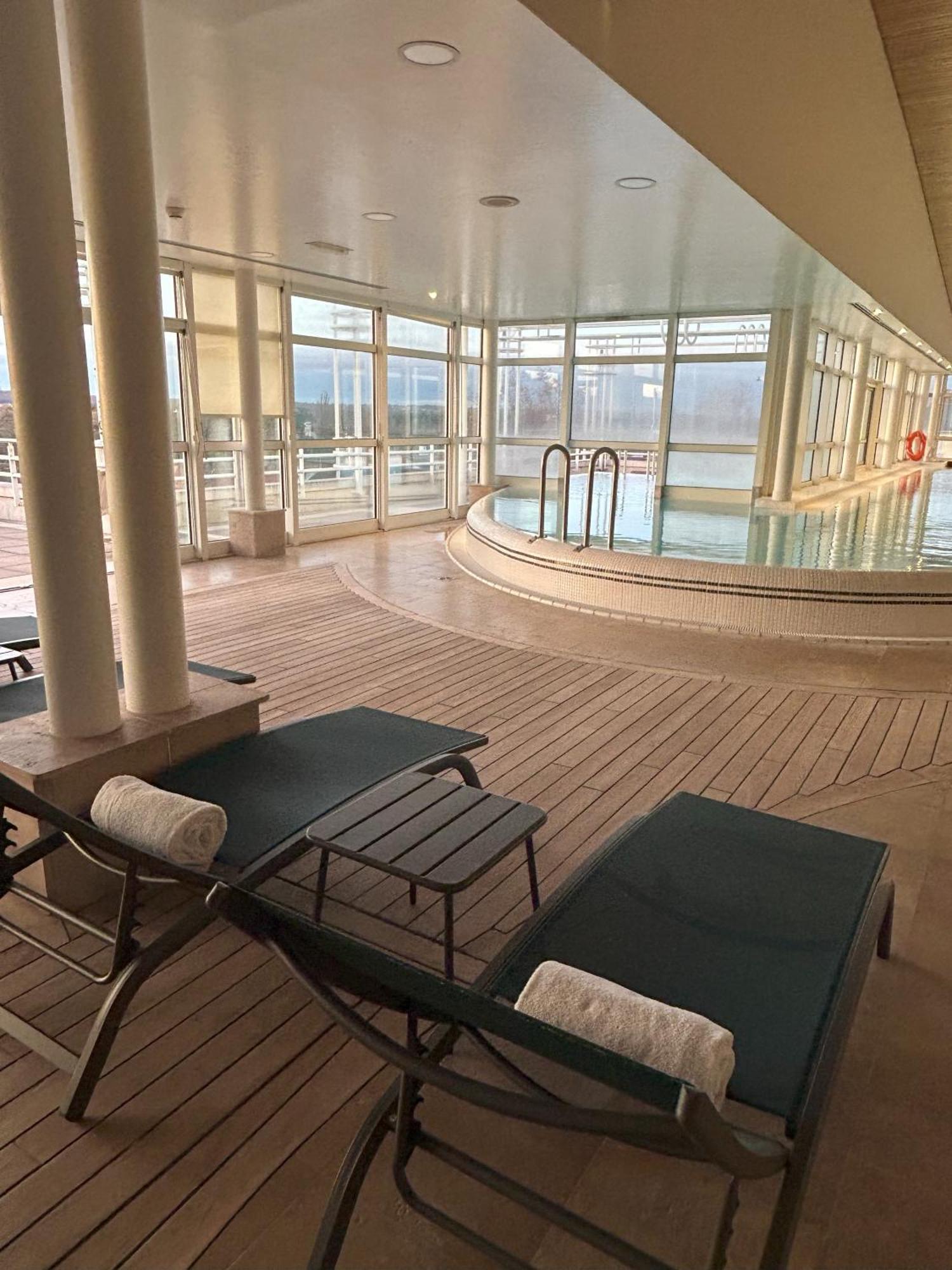 Celestins Spa Thermal & Hotel By Vy Resort Vichy Eksteriør billede The swimming pool on board