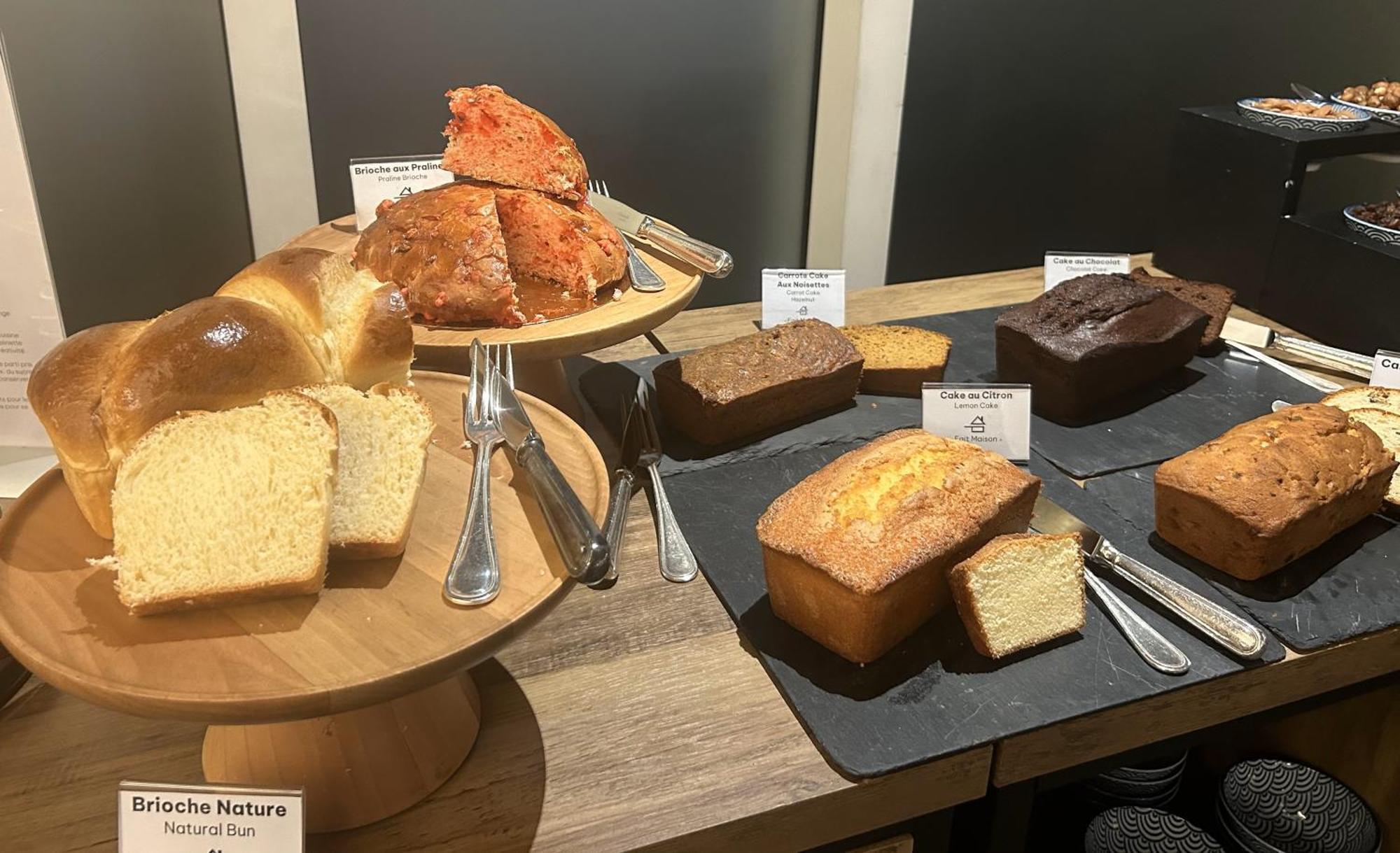 Celestins Spa Thermal & Hotel By Vy Resort Vichy Eksteriør billede Buns and cakes at a bakery in Paris