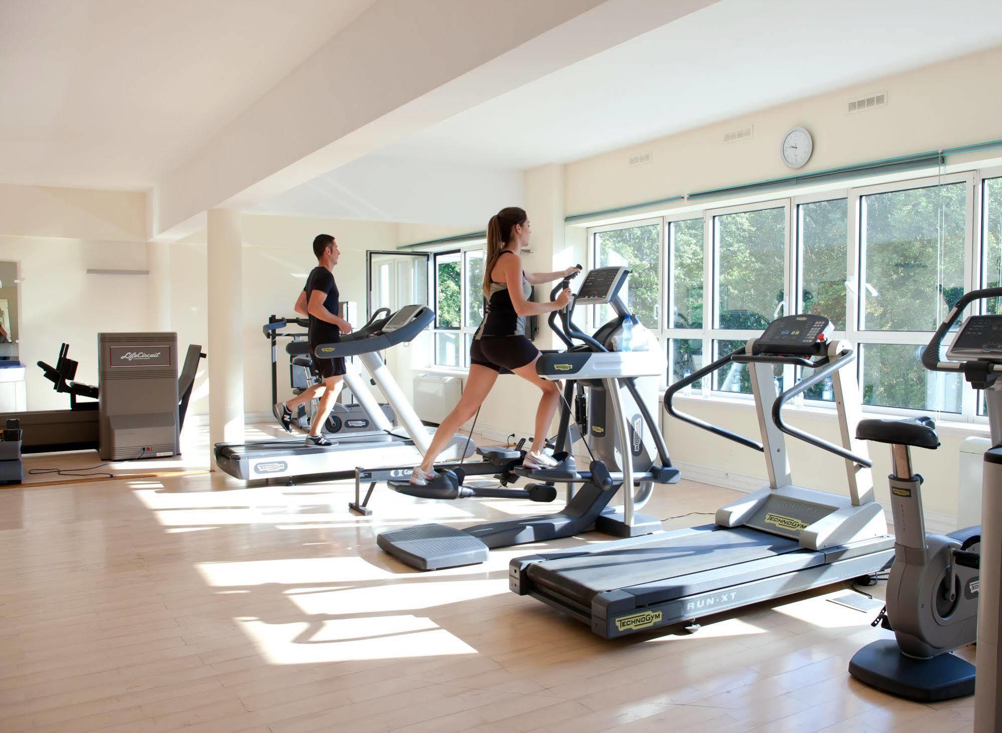 Celestins Spa Thermal & Hotel By Vy Resort Vichy Eksteriør billede A gym in a hotel