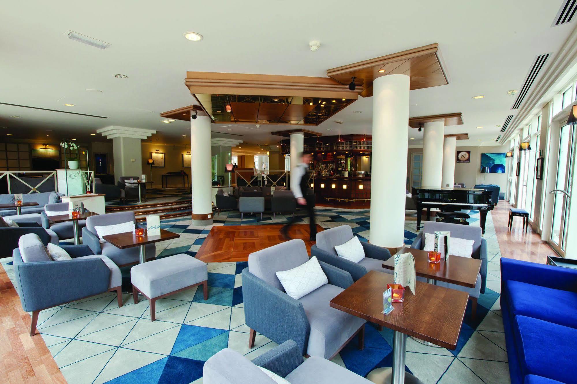 Celestins Spa Thermal & Hotel By Vy Resort Vichy Eksteriør billede The lobby of the hotel