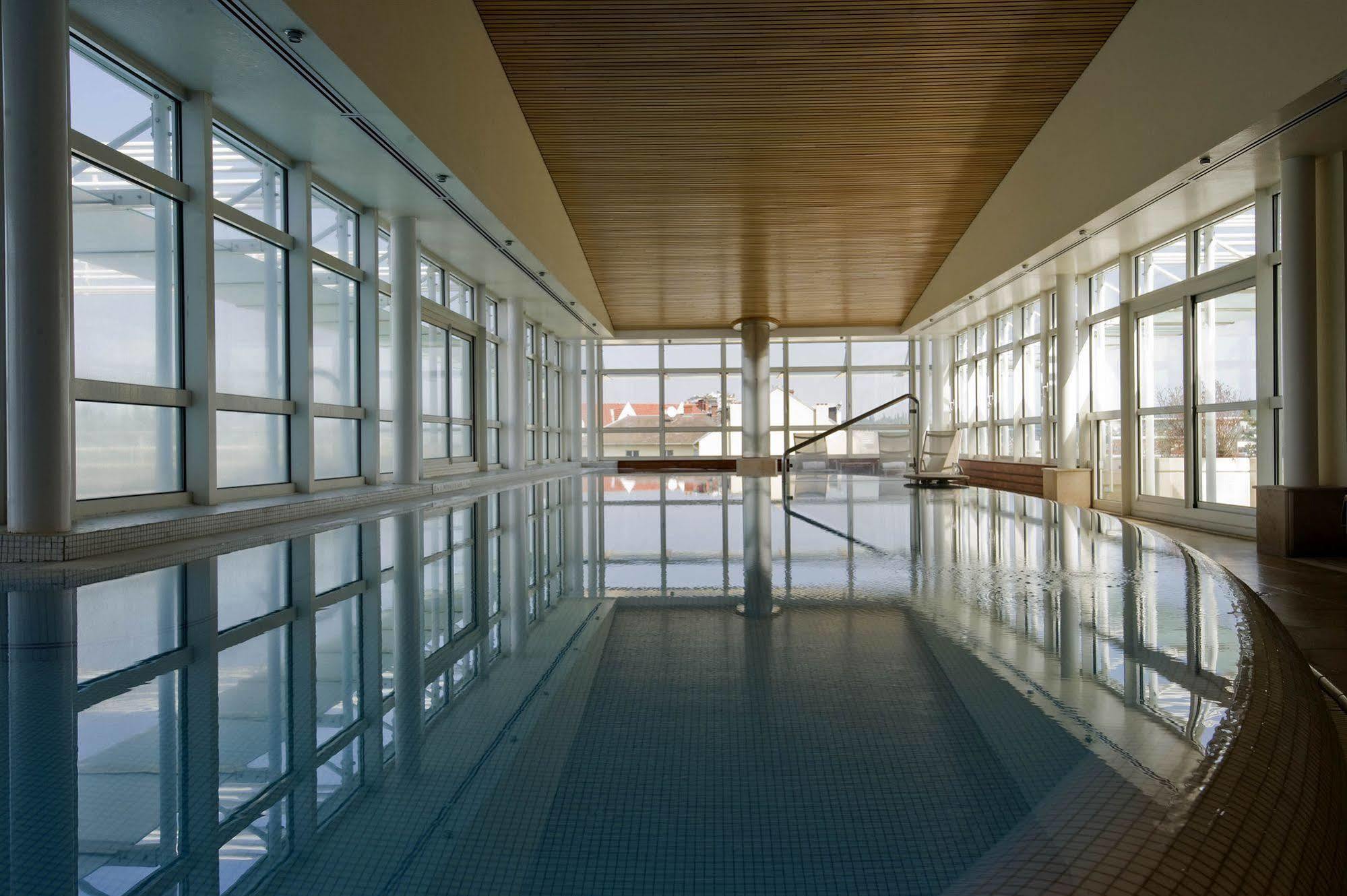 Celestins Spa Thermal & Hotel By Vy Resort Vichy Eksteriør billede Interior of the building